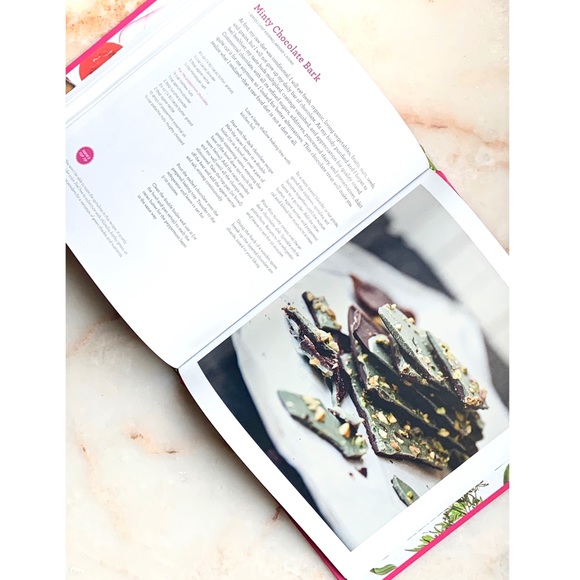 THE UN COOKBOOK_ESSENTIAL RAW FOOD LIFESTYLE BOOK - Picture 3 of 8